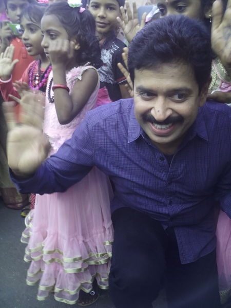 പ്രമാണം:Students with gopinath muthukad.jpg