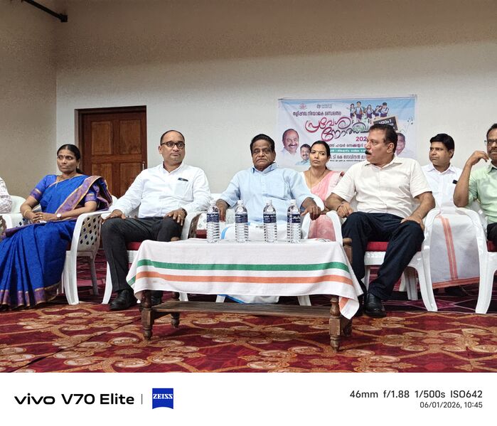 പ്രമാണം:13024-praveshanolsavam 26-2.jpg