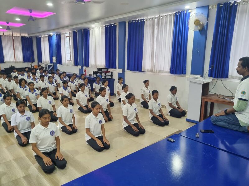 പ്രമാണം:14028 yoga (5).jpg