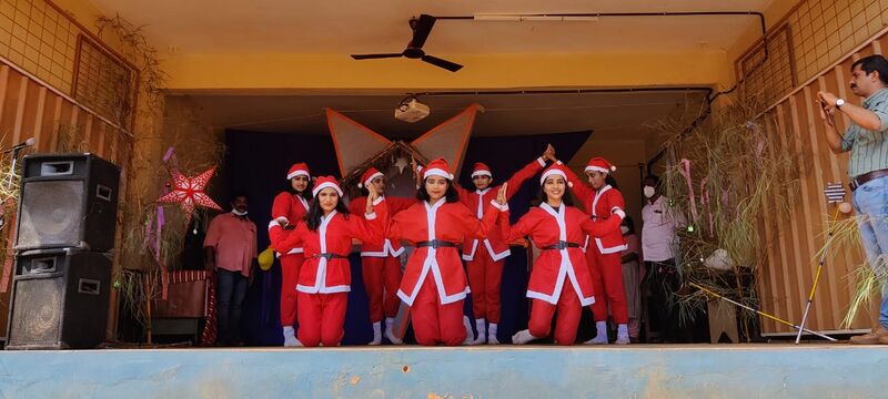 പ്രമാണം:15008 santa2.jpeg
