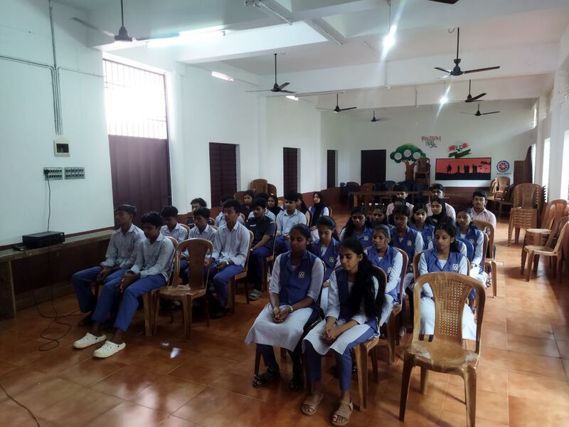 പ്രമാണം:16064 Pularkalam Yoga1.jpg