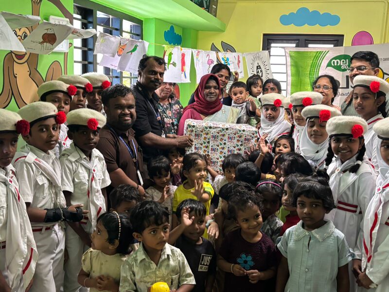 പ്രമാണം:19862 toys2.jpg