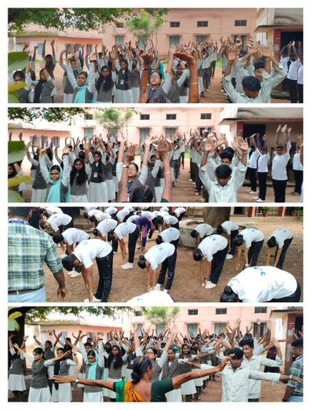 പ്രമാണം:21068 yogaday1.jpg