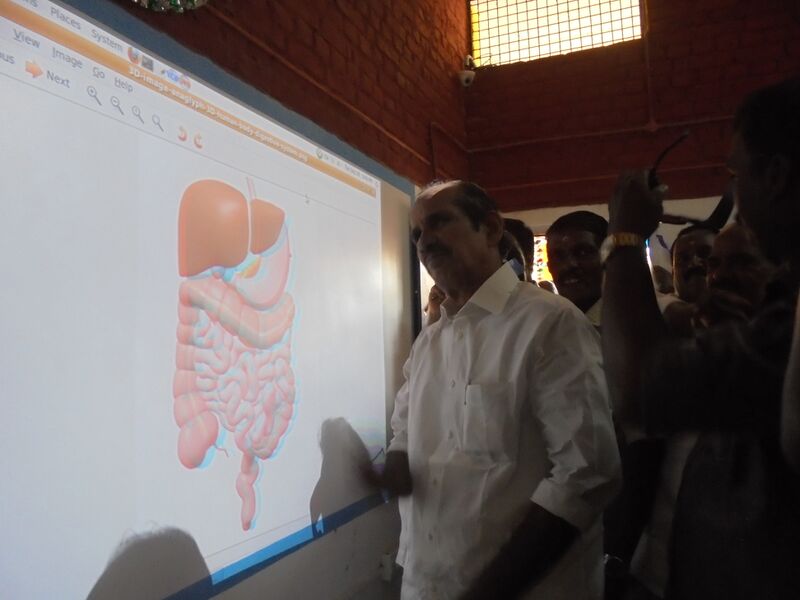 പ്രമാണം:22014 smart class1.JPG