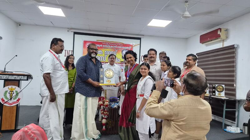പ്രമാണം:43018 redcross 2.jpeg