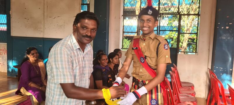 പ്രമാണം:44029 2488.jpg