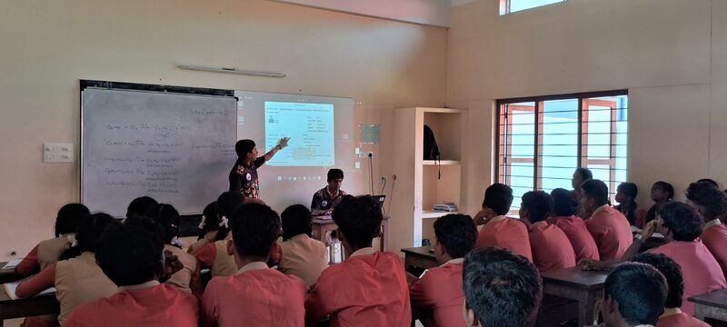 പ്രമാണം:44046 lk23 robotics2.jpg