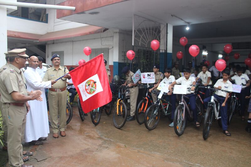 പ്രമാണം:Antidrug 26033.JPG