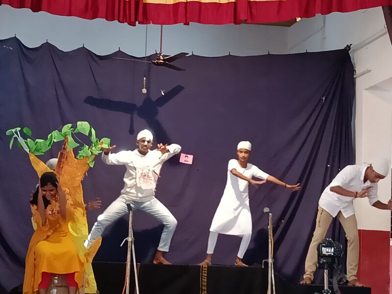 പ്രമാണം:11007 science Drama22 6.jpeg