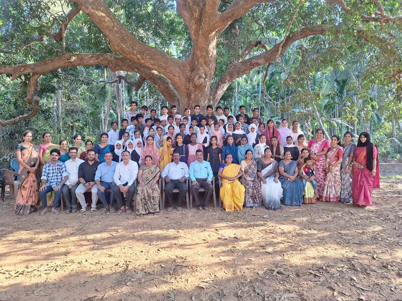 പ്രമാണം:11256-Farewell Party of students 2023-24.jpg