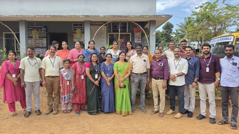 പ്രമാണം:15088 Harithavidyalayam KITE VISIT.jpg