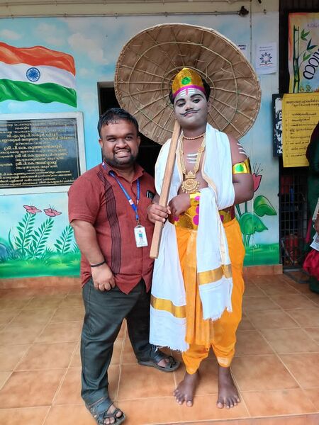 പ്രമാണം:19862 onam1.jpg