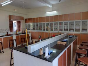 20062 Physics Lab.jpg