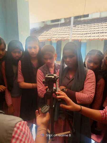 പ്രമാണം:21012-camera training3.jpeg