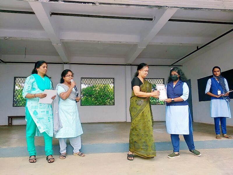 പ്രമാണം:21060-lk- lahari(2).jpg