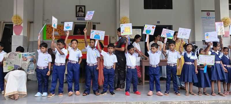 പ്രമാണം:22267 Reading Day 1.jpg