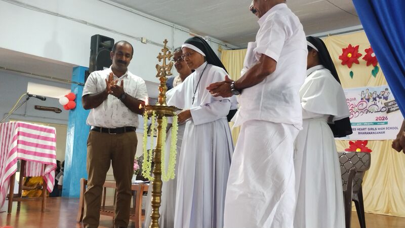 പ്രമാണം:31076 pravesanam 4.resized.jpg