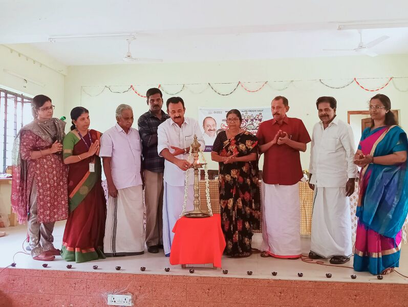 പ്രമാണം:37054 praveshanolsavam.jpeg