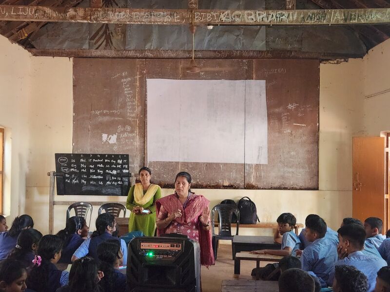 പ്രമാണം:38102 health class p1.jpg