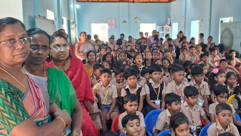 പ്രമാണം:41409 Manipuri dance 4.jpg