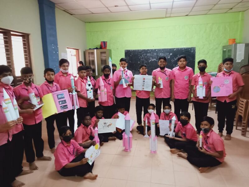 പ്രമാണം:42024 chandradinam3.jpg