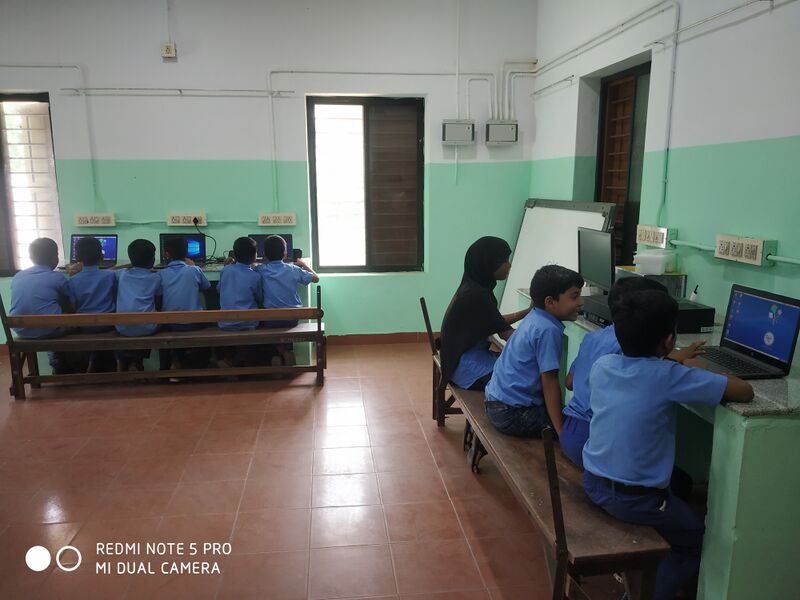 പ്രമാണം:43252 IT CLASS.jpg