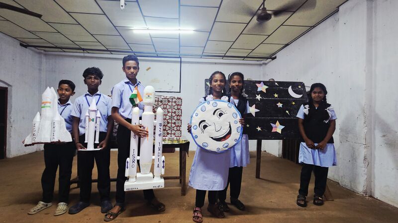 പ്രമാണം:45027 chandra dinam4.jpg