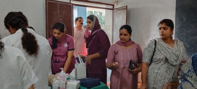 പ്രമാണം:47037- Blood donation 2.jpg