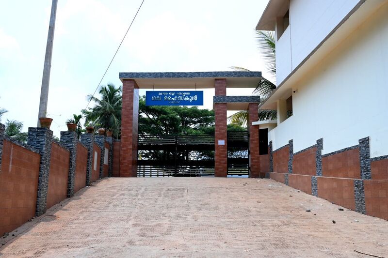 പ്രമാണം:48134-new-gate.jpeg