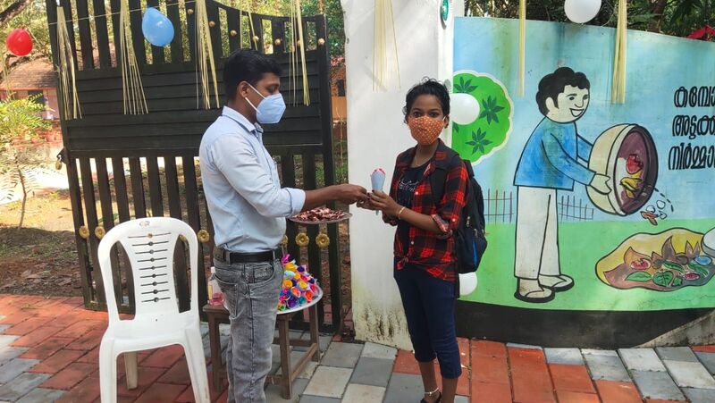 പ്രമാണം:BS21 KTM 45254 4.jpg