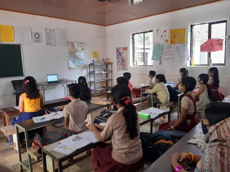 പ്രമാണം:Classroom5.jpeg