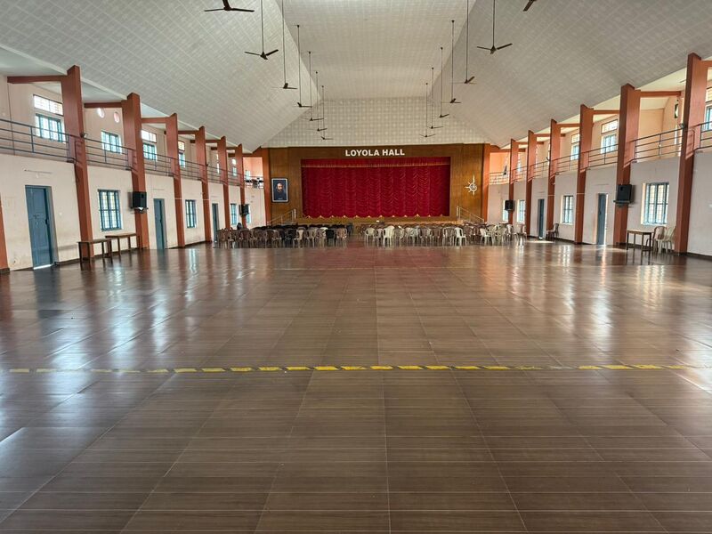 പ്രമാണം:Loyola Hall2 SMS.jpg
