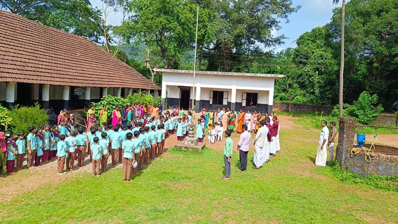 പ്രമാണം:11239-INDEPENDENCE DAY1.jpg