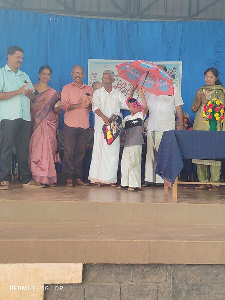 പ്രമാണം:13042 Pravesanolsavam-2.jpg