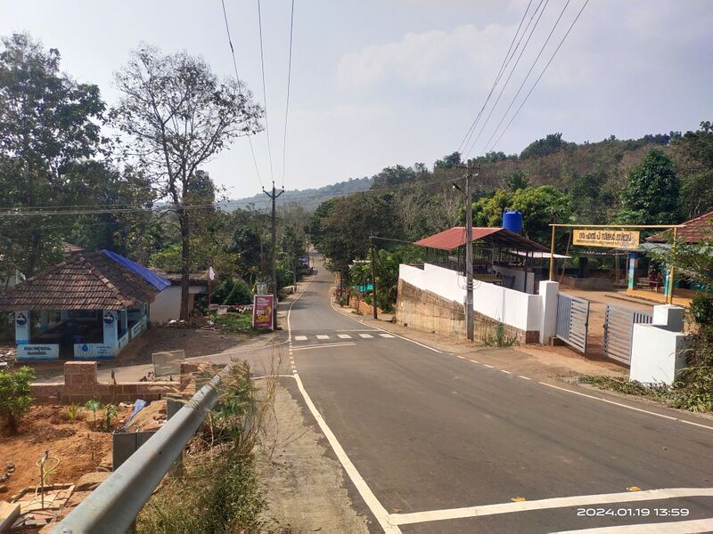 പ്രമാണം:13712- ROAD.jpg