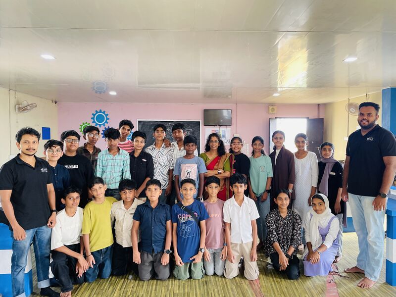 പ്രമാണം:18021 24-25 atl community.jpg