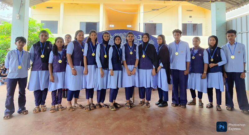 പ്രമാണം:19066 toppers.jpg