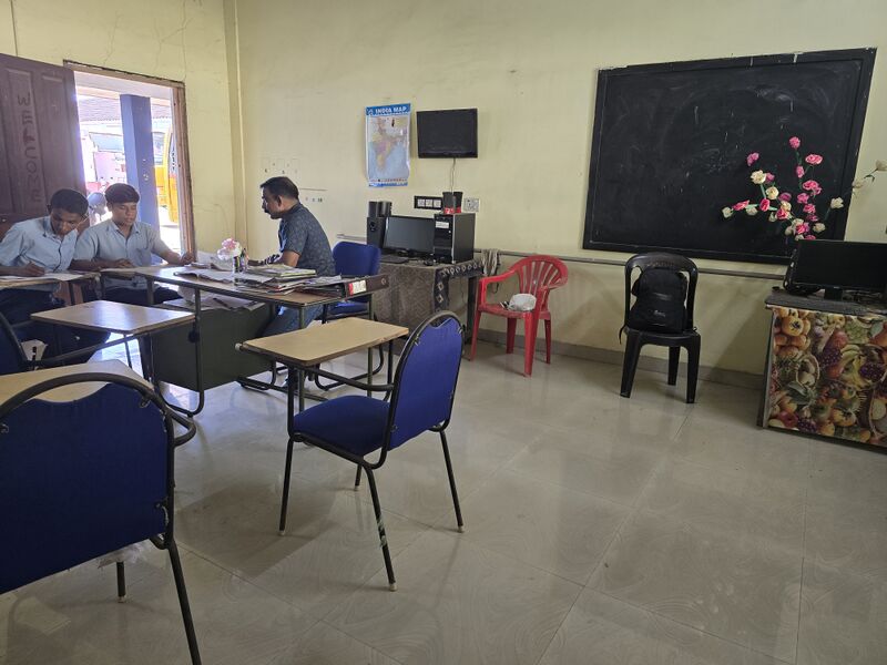 പ്രമാണം:25068 resource room 2.jpg