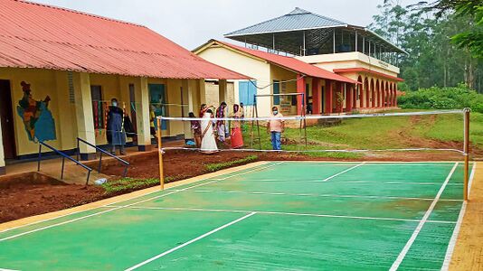 ബാഡ്മന്റൺ കോർട്ട്