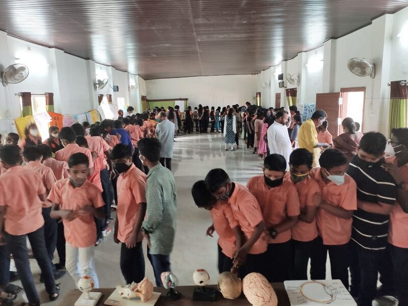 പ്രമാണം:34035 Sastradinam 2.jpg