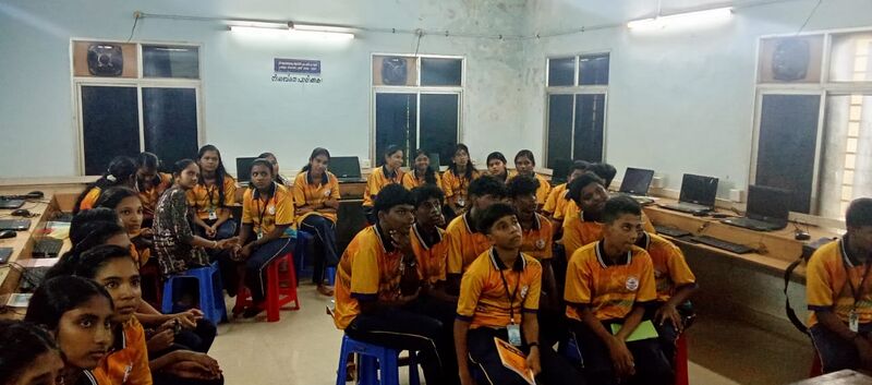 പ്രമാണം:42021 c1mp2.jpg