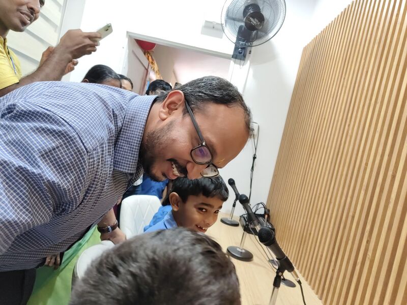 പ്രമാണം:43455-gupskuzhivila-radio club inauguration2.jpeg