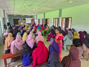 44223 pta crouwd.jpg