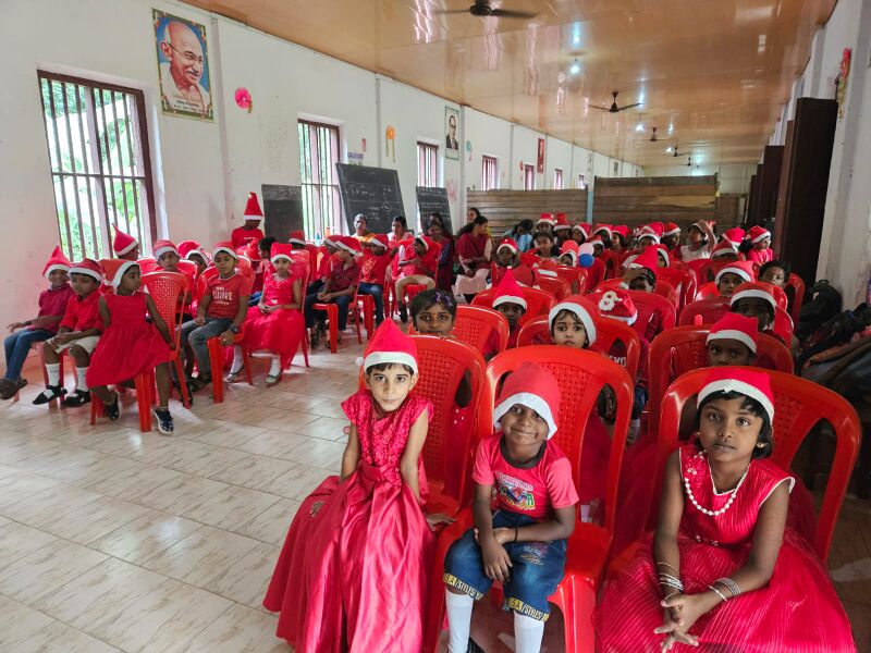 പ്രമാണം:CHRISTMAS 2.jpg