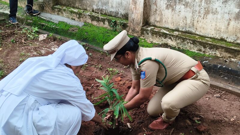 പ്രമാണം:June 5.jpg