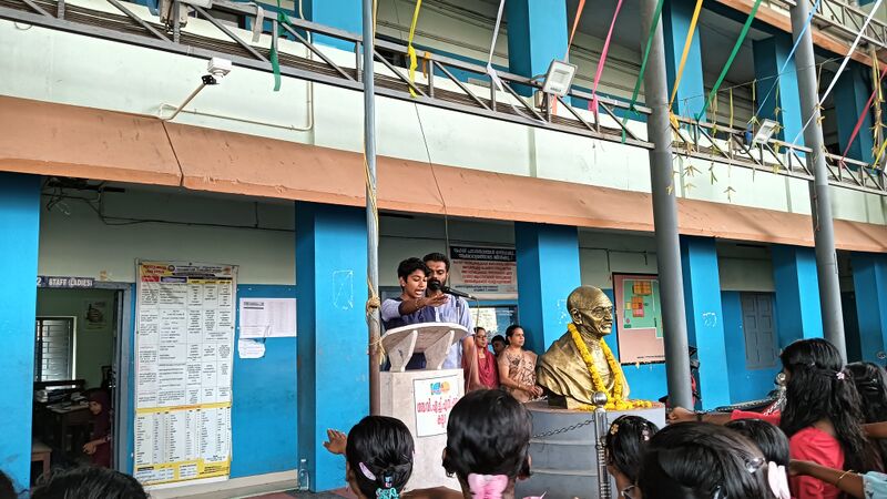 പ്രമാണം:PARISTHITHI DINA PRATHINJA.jpg