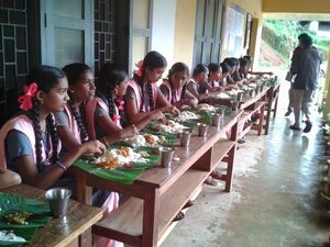 13121 onam 2014 16.jpg