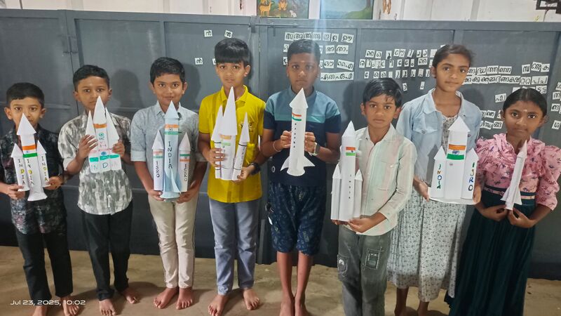 പ്രമാണം:15222chandra25-26 2.jpg