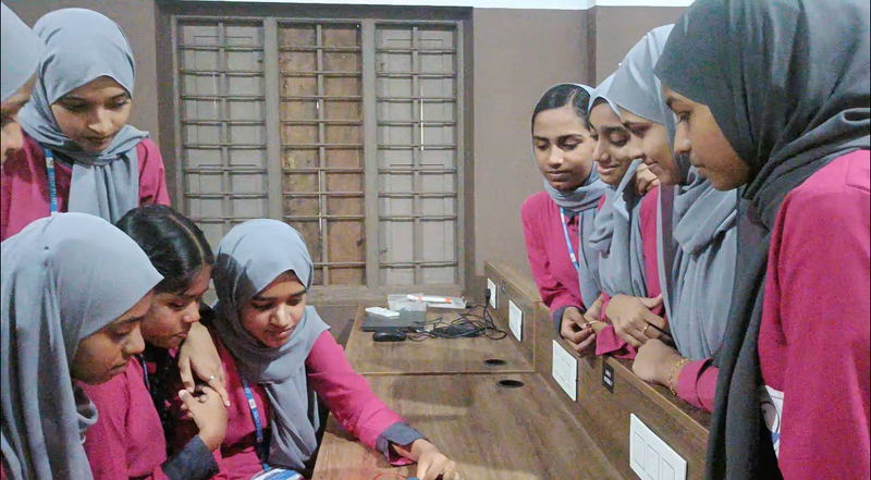 പ്രമാണം:21096 lk class 2.png