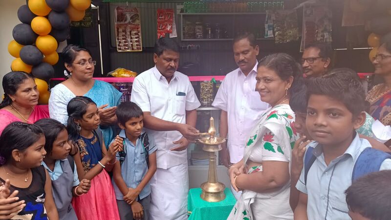 പ്രമാണം:25095 june26 kiyoski 1.jpg